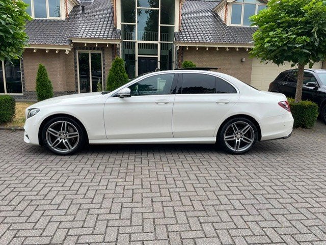 Mercedes-Benz E-klasse 220 d AMG LINE PANO NAVI CAMERA LED, Automaat, 4 deurs, Leder en Stof, Wit