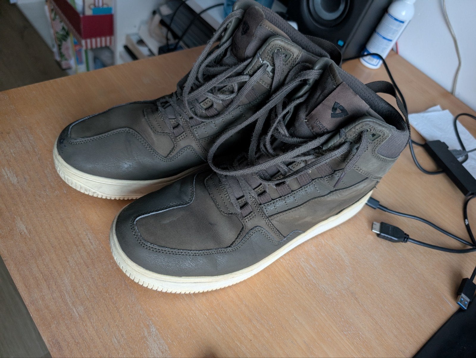 Motorsneakers Rev'it Jefferson olijfgroen maat 45, Motoren, Kleding | Motorkleding, Ophalen, Dames, REV’IT! (Revit), Laarzen