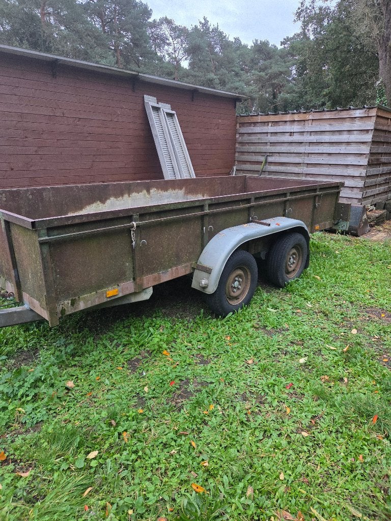 Dubbelassige aanhangwagen, Ophalen, Gebruikt