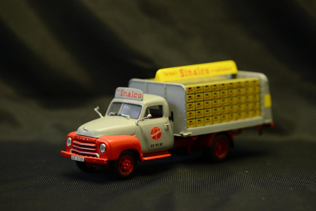 Opel Blitz "Sinalco" (Minichamps) Mint conditie!, Ophalen of Verzenden, Nieuw, Bus of Vrachtwagen, MiniChamps