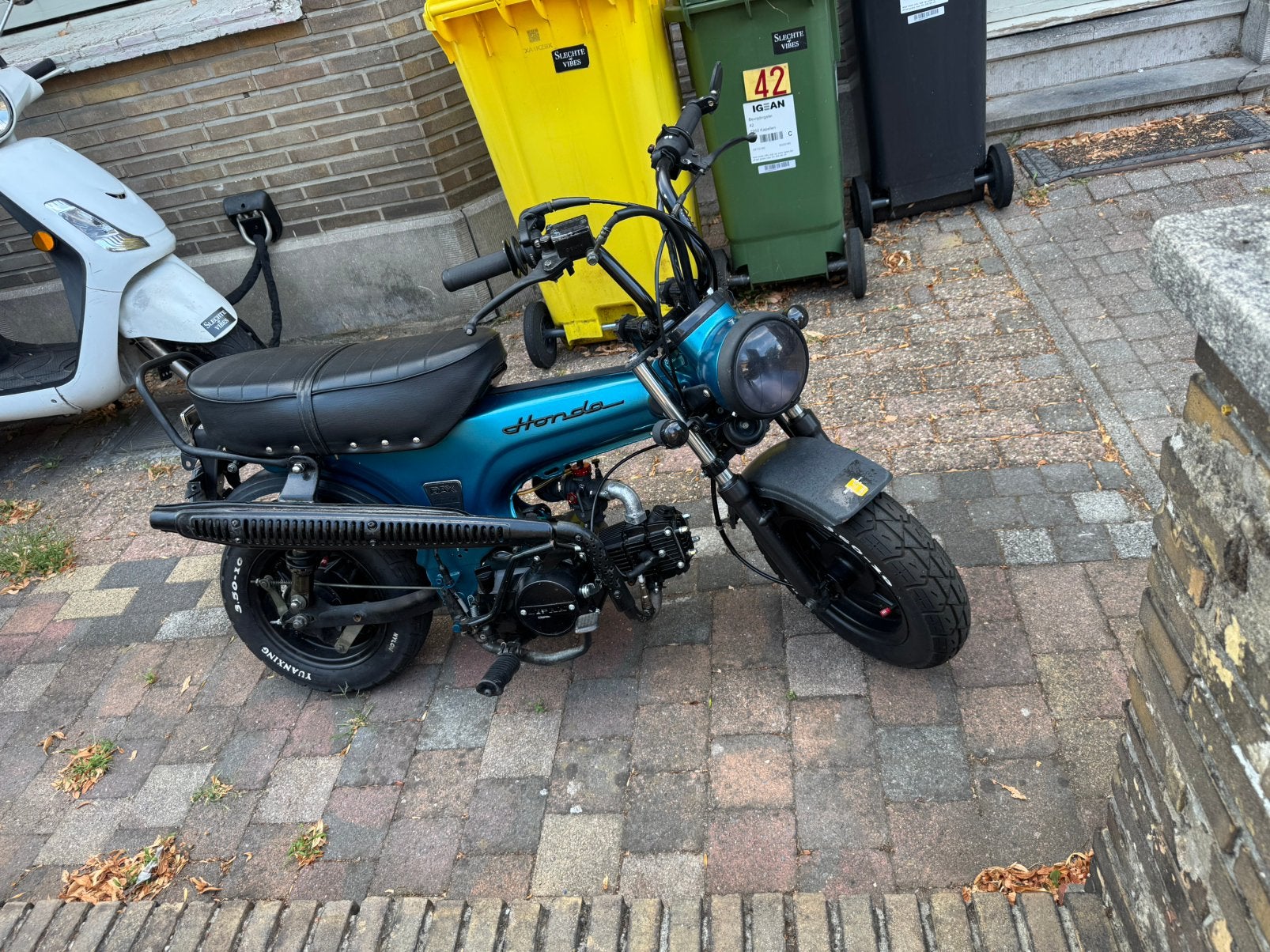 Dax 25cc ( opgevoerd), Fietsen en Brommers, Ophalen, Zo goed als nieuw