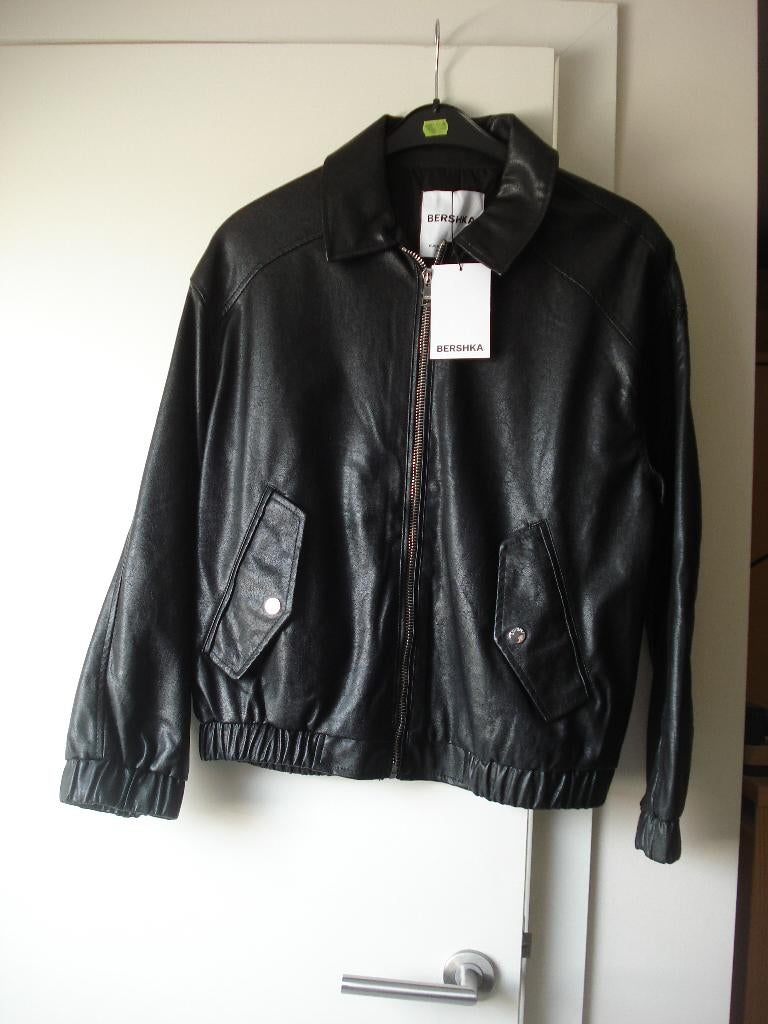 Nieuwe Bershka jas, dames/meisjes. mt M, Kleding | Dames, Maat 38/40 (M), Zwart, Nieuw, Bershka