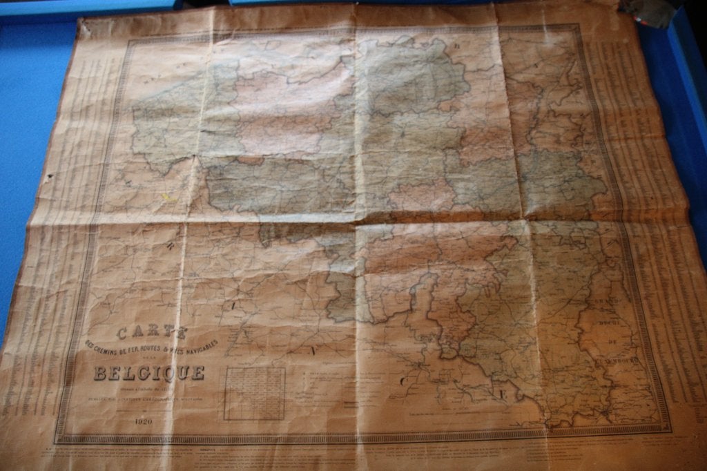 Vieille carte géographique de Belgique sur toile, Enlèvement