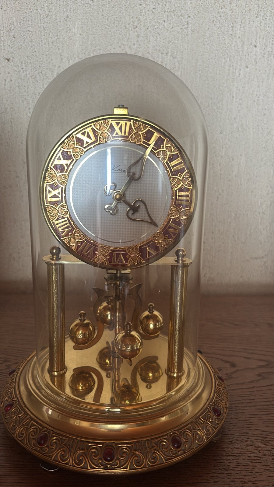 Horloge 400 jours kern, Enlèvement