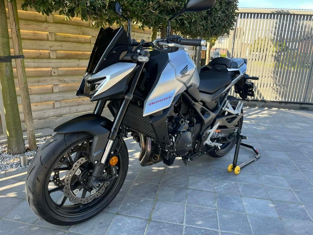 honda CB750 hornet **5/2025** 8000km** facelift**, Motoren, 2 cilinders, Motorrijbewijs A, Bedrijf, Meer dan 35 kW