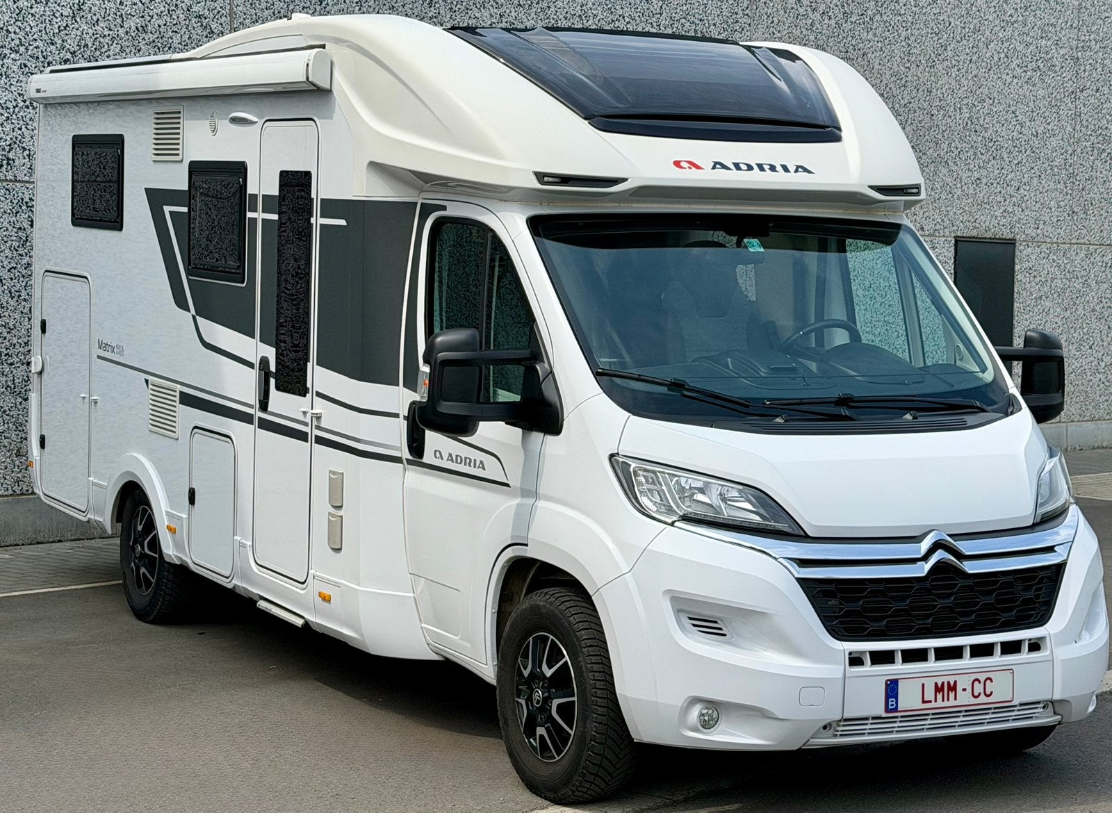 ADRIA MATRIX 600 SL AXESS – 2022, Jusqu'à 4, 6 à 7 mètres, Boîte manuelle, Diesel