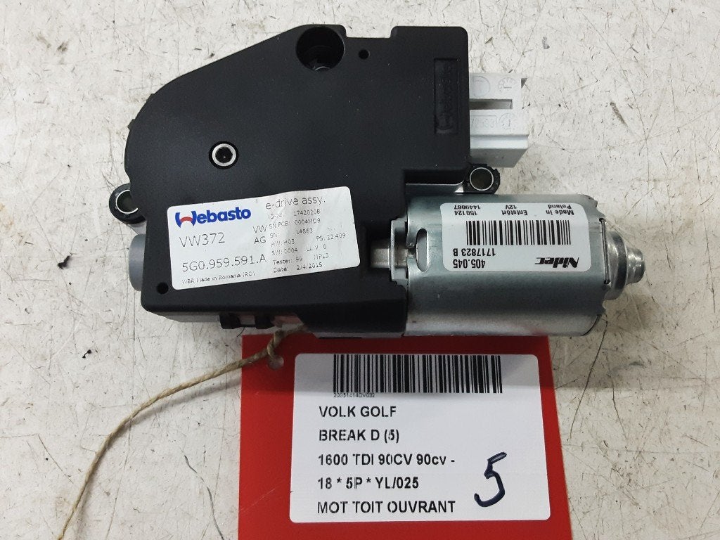 TOIT OUVRANT MOTEUR Golf VII Variant (AUVV) (5G0959591A), Volkswagen, Mevr. I. Hauben, Utilisé, Rue de l'Espoir 34 34
4030  GRIVEGNÉE, BE
