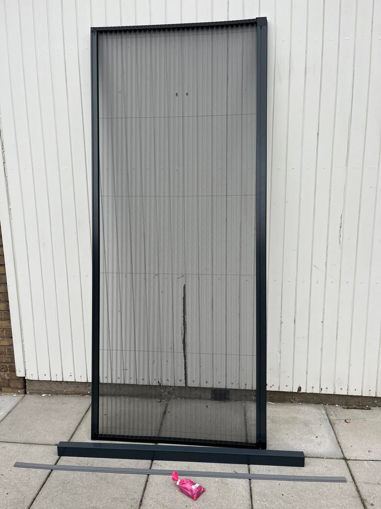 Porte moustiquaire plissée Luxaflex (neuve) 232x96, Bricolage & Construction, Fenêtres & Moustiquaires, Neuf, 80 à 100 cm, 215 cm ou plus