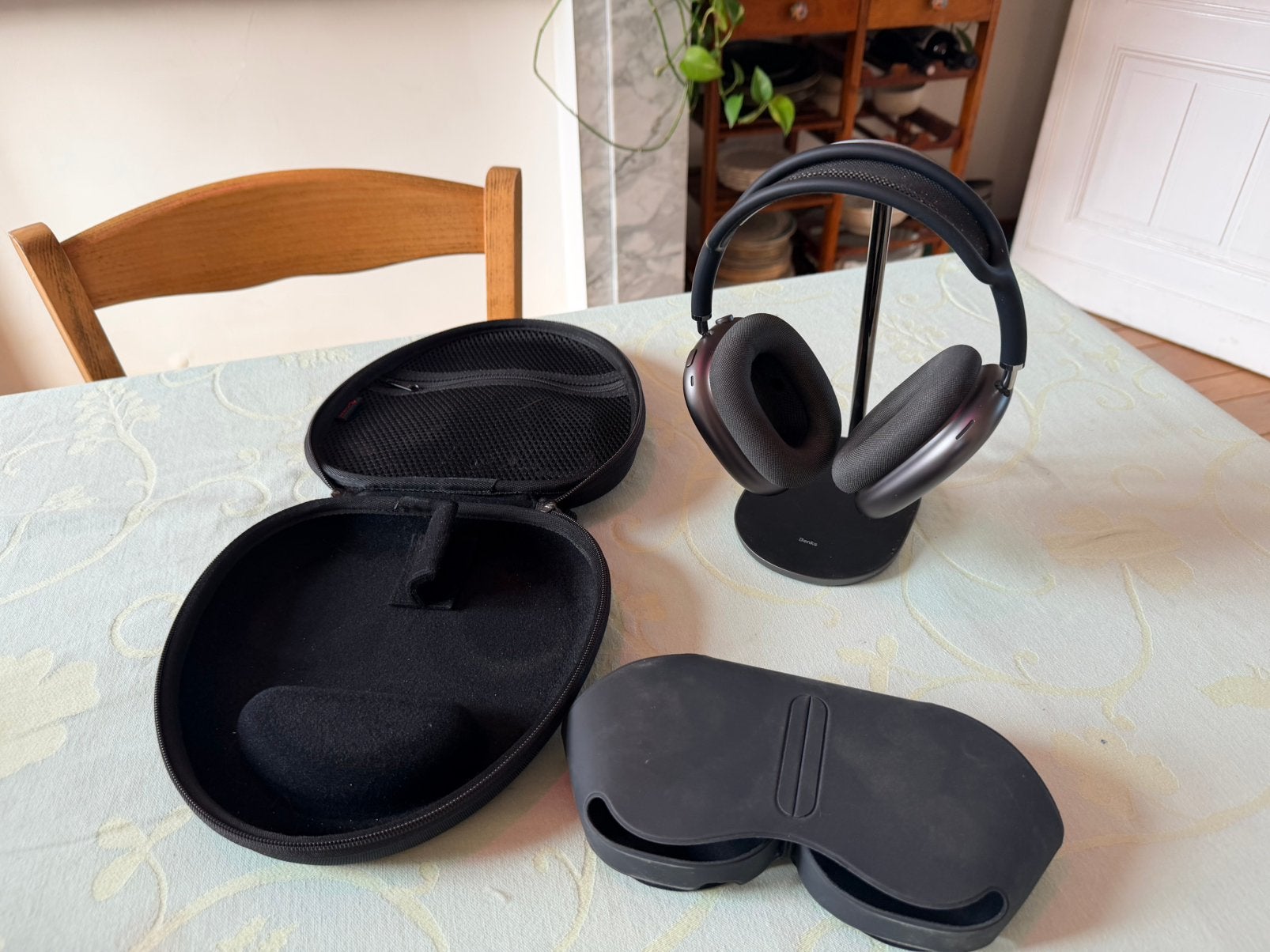 Airpods Max + Smartcase Apple + Stand Belkin + Smart box, TV, Hi-fi & Vidéo, Casques audio, Comme neuf, Enlèvement ou Envoi