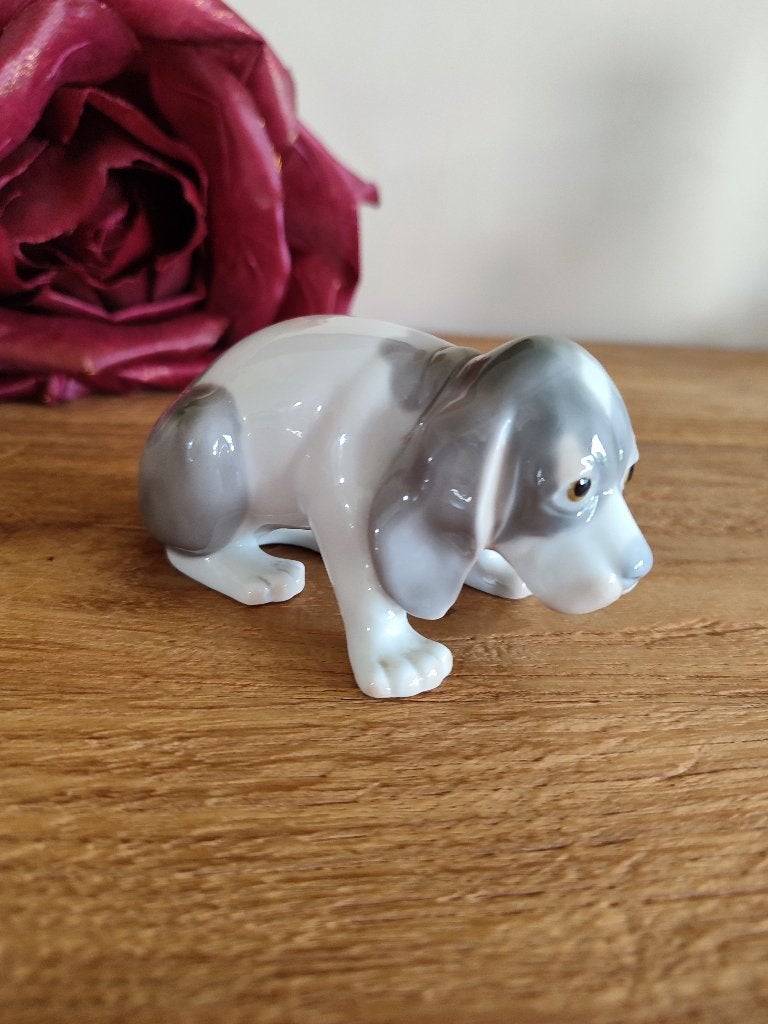 Adorable chiot en porcelaine: Sad Beagle Puppy, Lladro, Enlèvement ou Envoi, Comme neuf, Animal