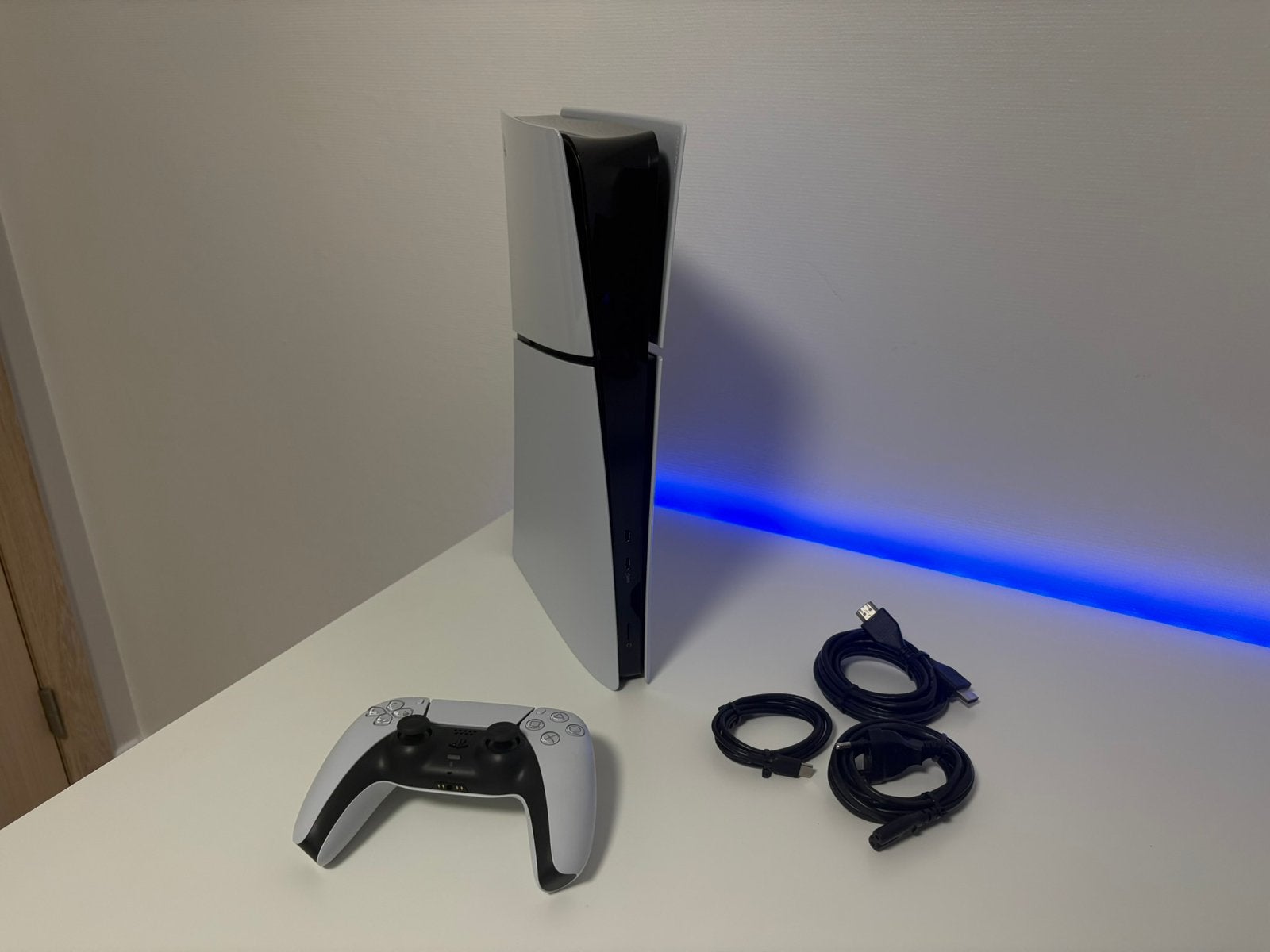 PS5 Slim Digital (1Tb) + 1 Controller + Kabels, Games en Spelcomputers, Ophalen, Zo goed als nieuw, Playstation 5