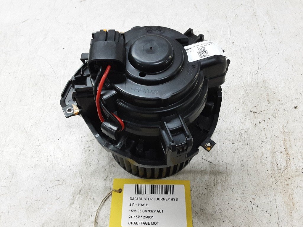RADIATEUR MOTEUR Dacia Duster (DJF) (TA012288517), Dacia, Renault Deutschland AG, Utilisé, Peter-Huppertz-Straße 5
51063  Köln, DE