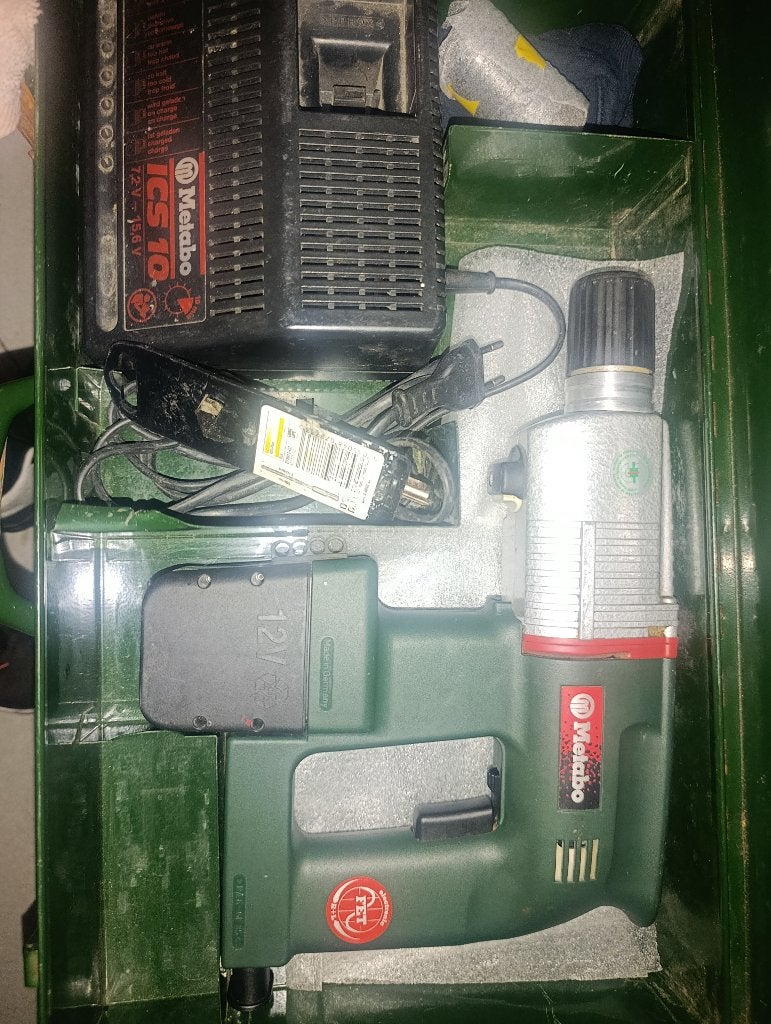 Feureuse à percussion metabo avec chargeur 12v, Bricolage & Construction, Enlèvement, Utilisé, Mécanisme de percussion