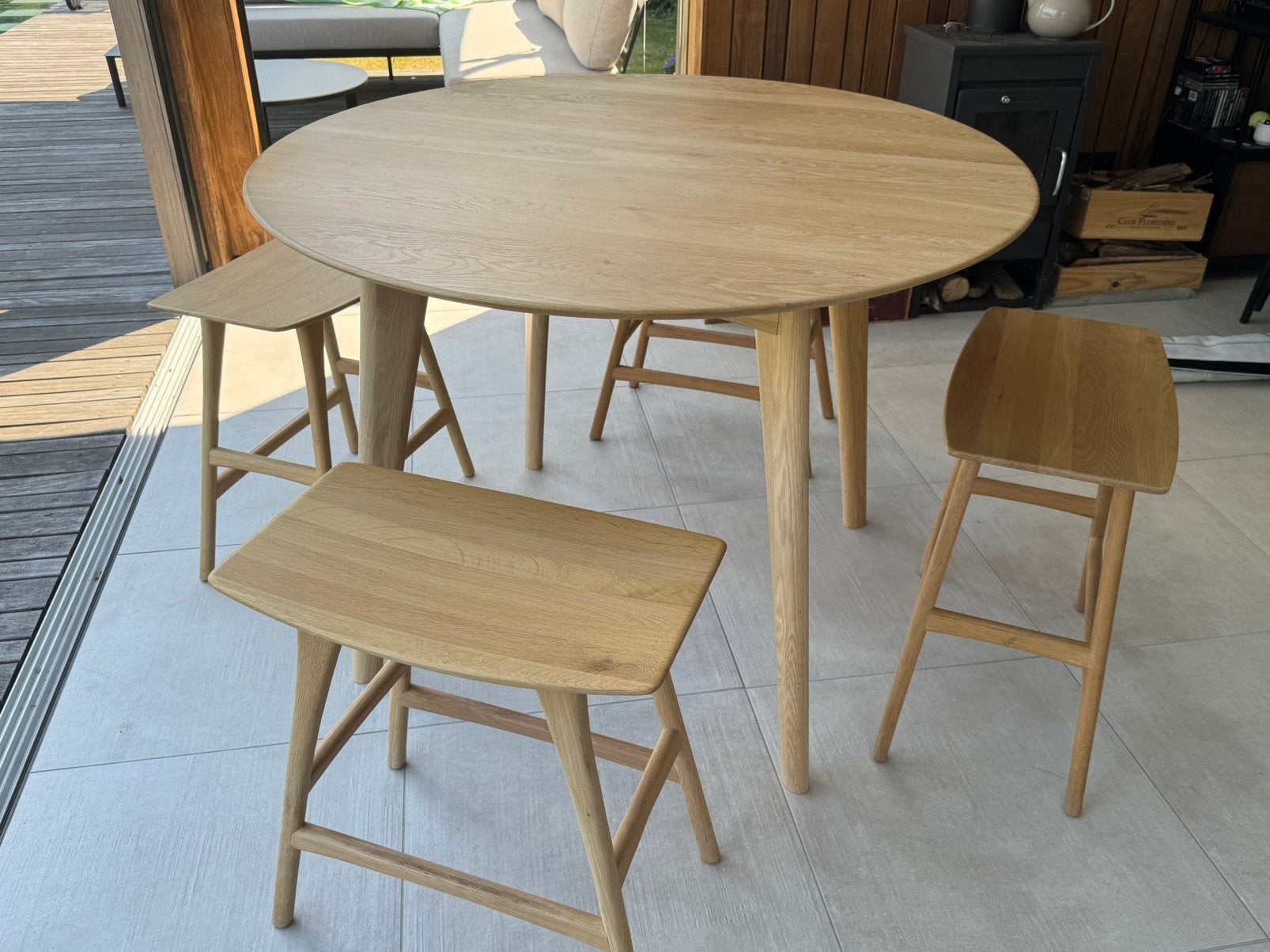 Hoge eettafel + 4 bijhorende stoelen Ethnicraft, Huis en Inrichting, Ophalen, Rond, Zo goed als nieuw, Modern