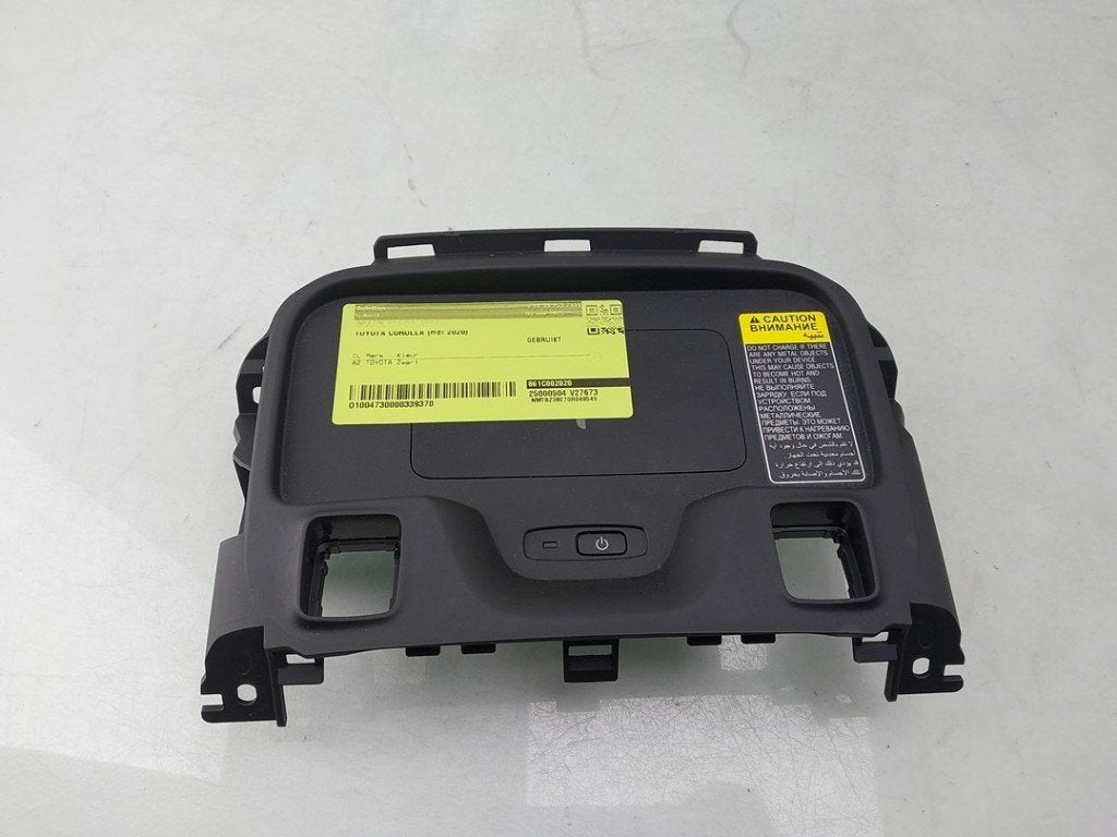 CHARGEUR DE TELEPHONE A INDUCTION (|861C002020|), Toyota Deutschland GmbH, Utilisé, Kundenbetreuung@toyota.de, Toyota-Allee 2
50858  Köln, DE