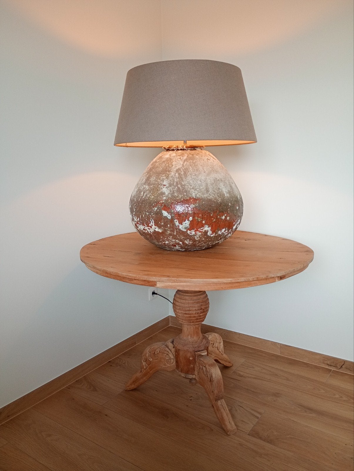 Table de style champêtre avec lampe, Enlèvement