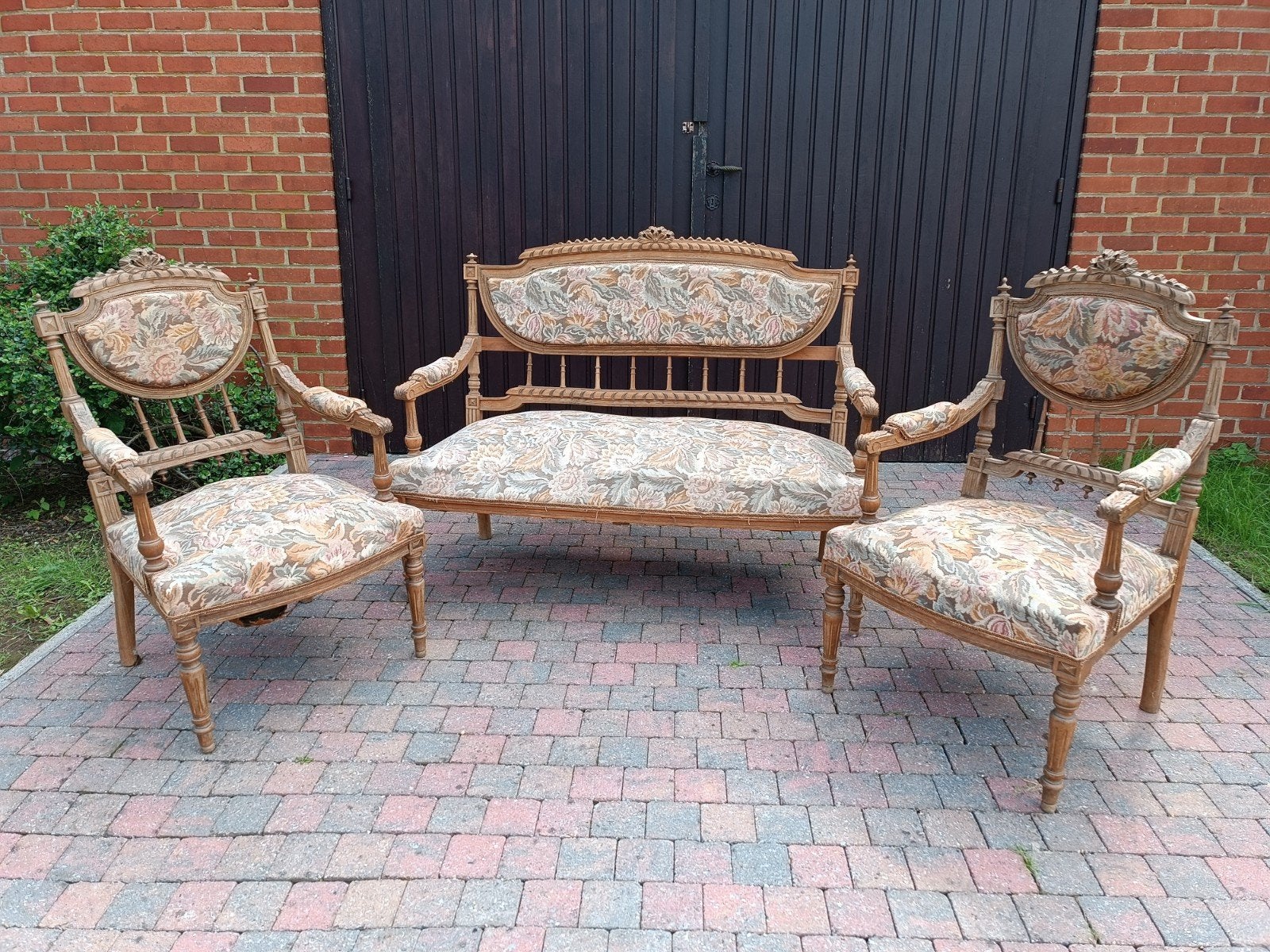 très bel ensemble canapé et deux fauteuils+ quatre chaises, Ophalen