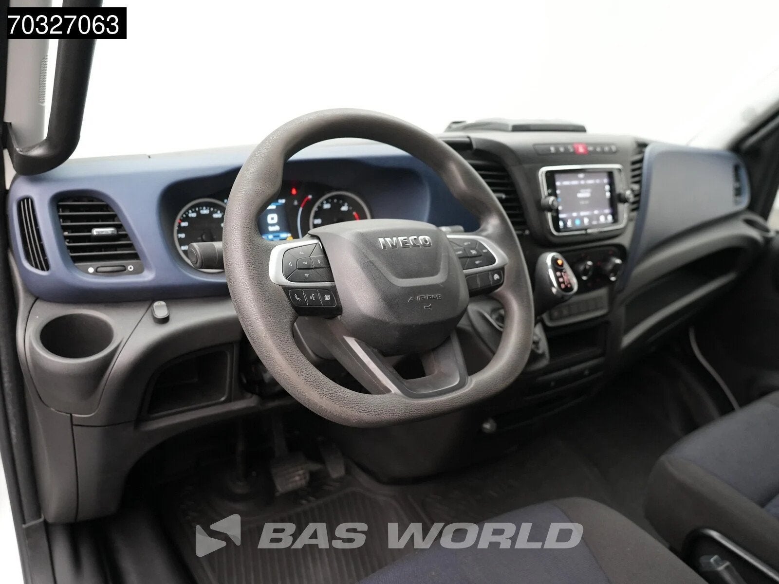 Iveco Daily 35S18 3.0L Automaat Laag Dak L2H1 3,5t Trekhaak, Automaat, Stof, Gebruikt, Euro 6