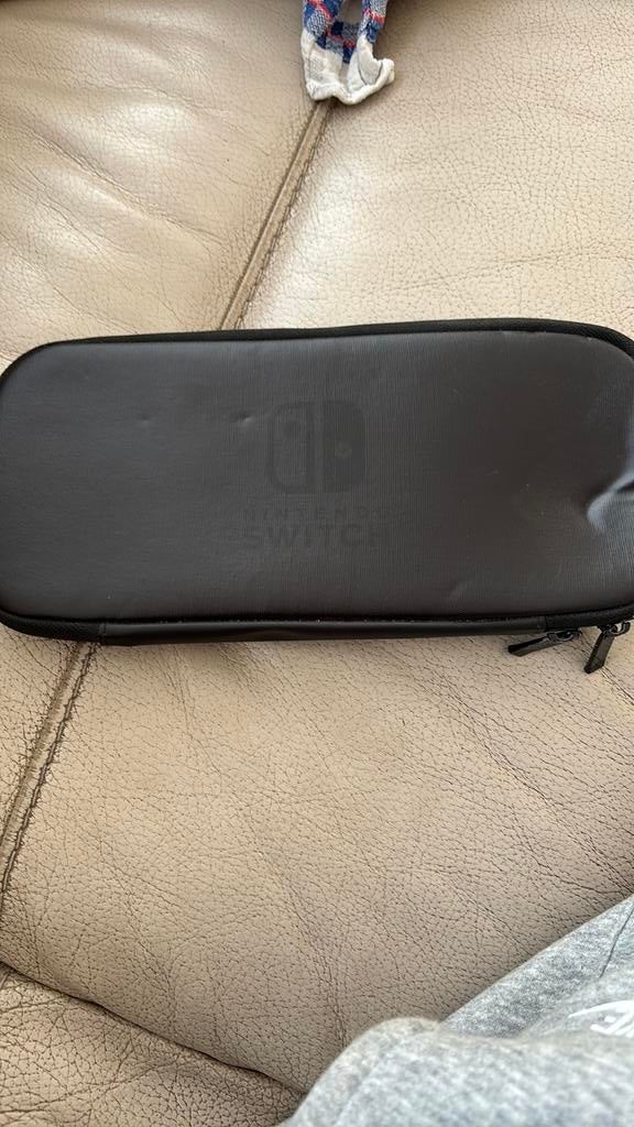 2X Nintendo Switch houder/organizer + ruimte voor games, Games en Spelcomputers, Spelcomputers | Nintendo Portables | Accessoires