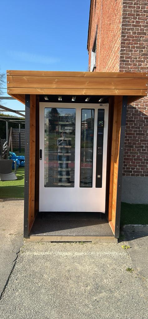 Automaat met houten omkasting – in uitstekende staat, Zakelijke goederen, Horeca | Food, Snacks, Ophalen
