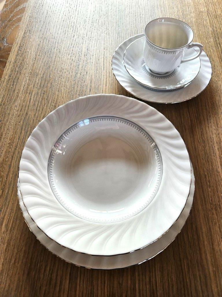Porseleinen koffieservies EN eetservies merk Bavaria, Antiek en Kunst, Ophalen