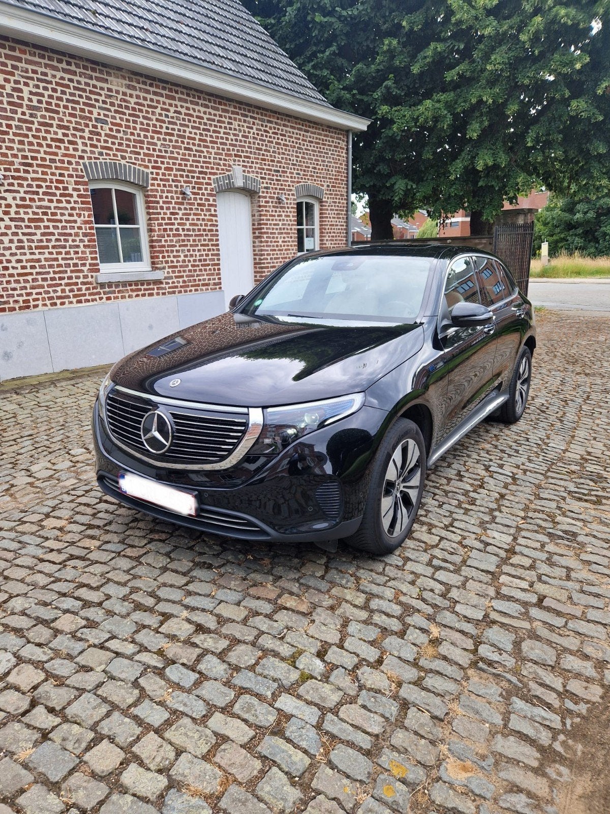Mooie Mercedes EQC400 1ste eigenaar., Auto's, Mercedes-Benz, Automaat, Beige, Zwart, Leder