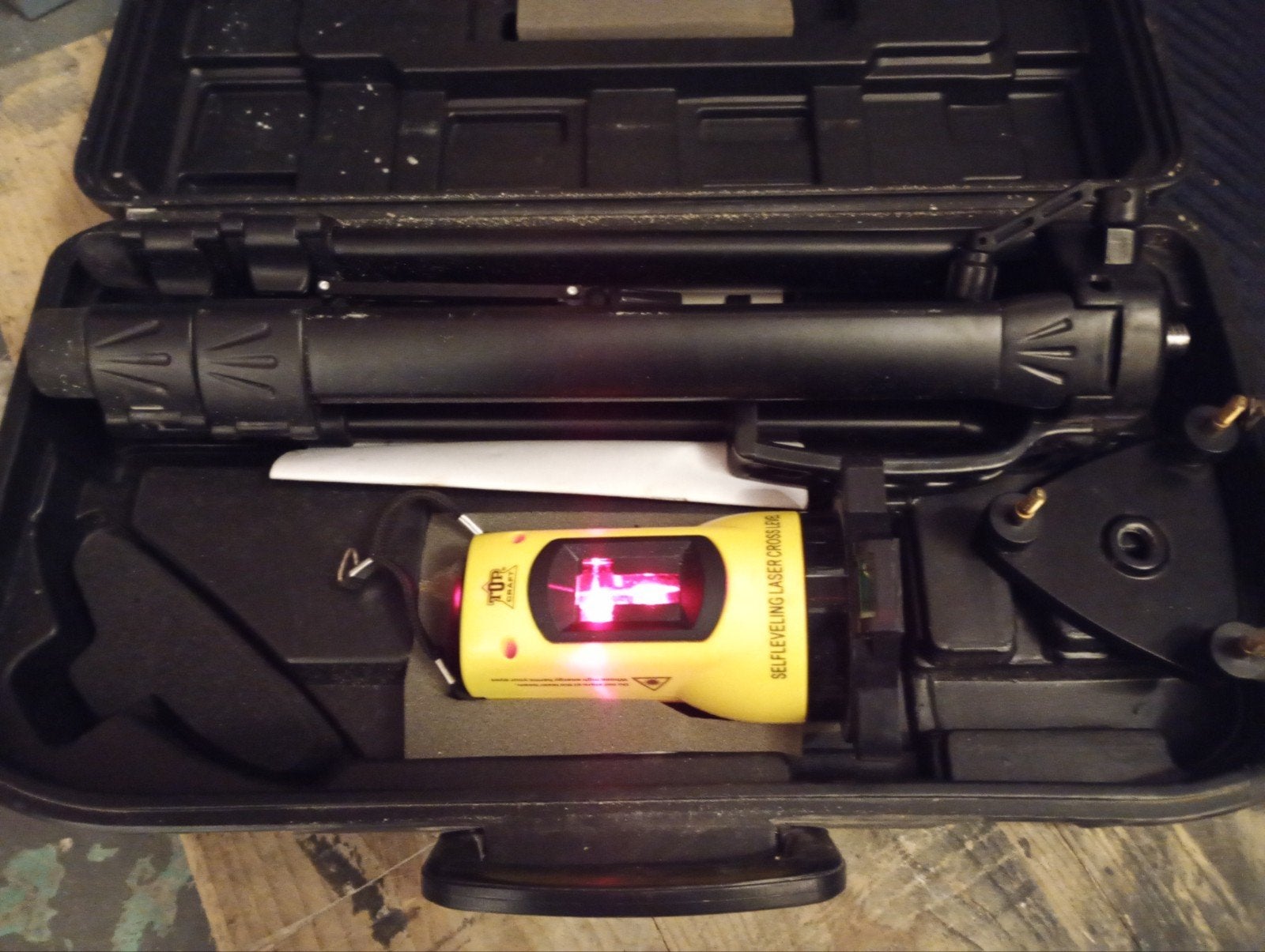 Laserwaterpas met 2 lijnen, Doe-het-zelf en Bouw, Meetapparatuur, Ophalen, Gebruikt