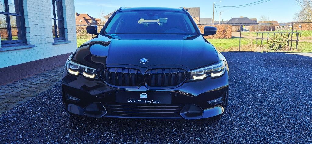 BMW 318DA Sport-AdapLED-Camera-Lichtpack-Sportinter-Carplay, Auto's, BMW, Automaat, Achterwielaandrijving, 1995 cc, 4 cilinders