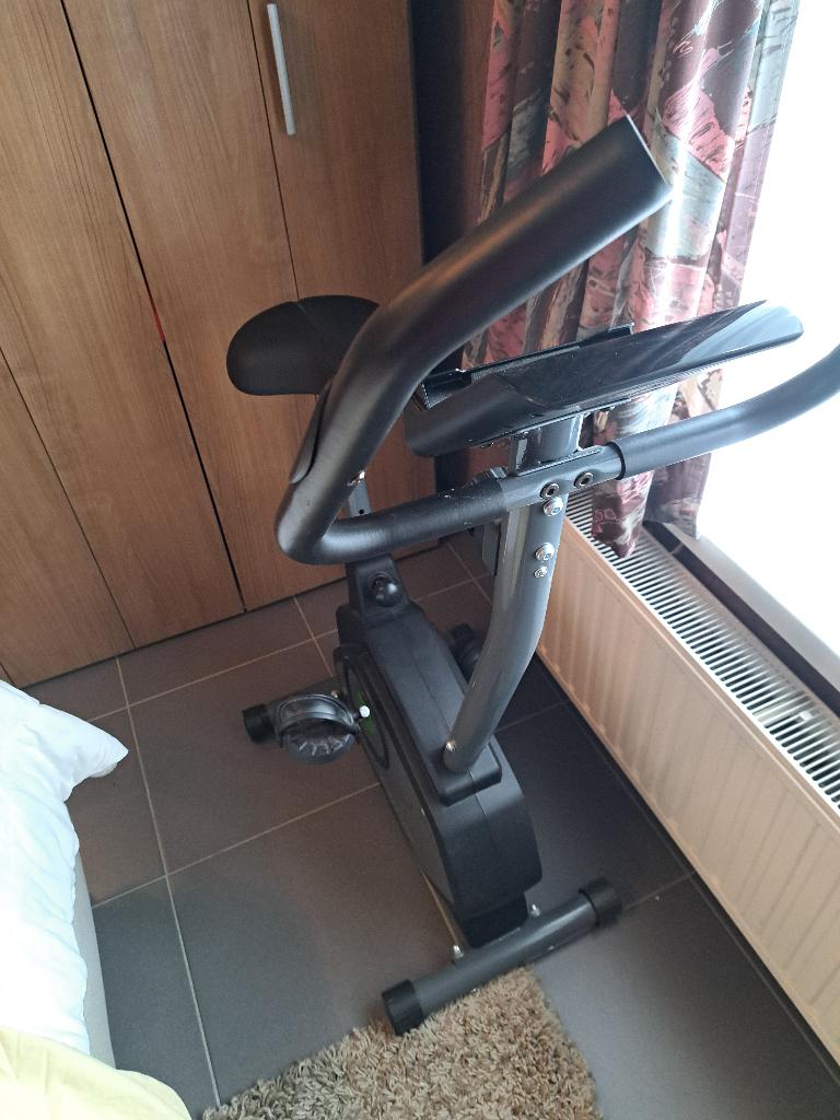 hoomtrainer en  loop en wandel aparaat, Sport en Fitness, Fitnessmaterialen, Ophalen, Zo goed als nieuw