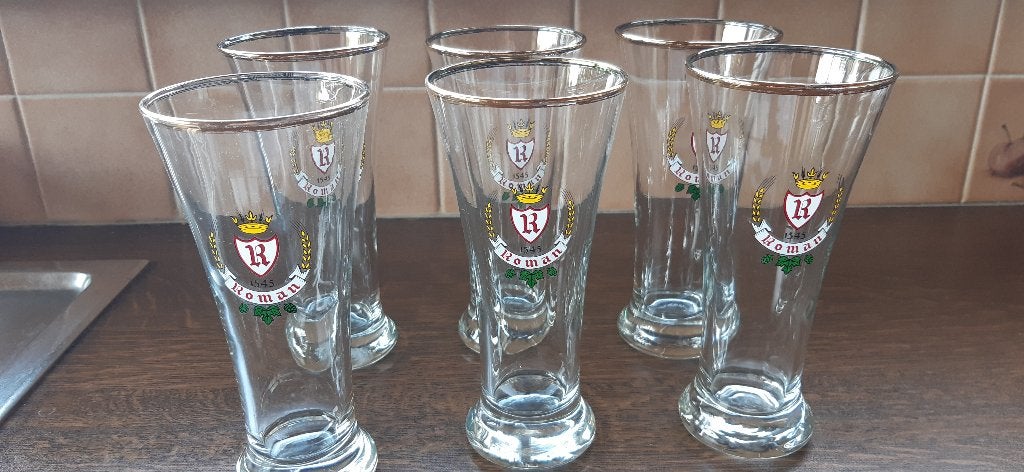 Bierglazen Roman, Ophalen