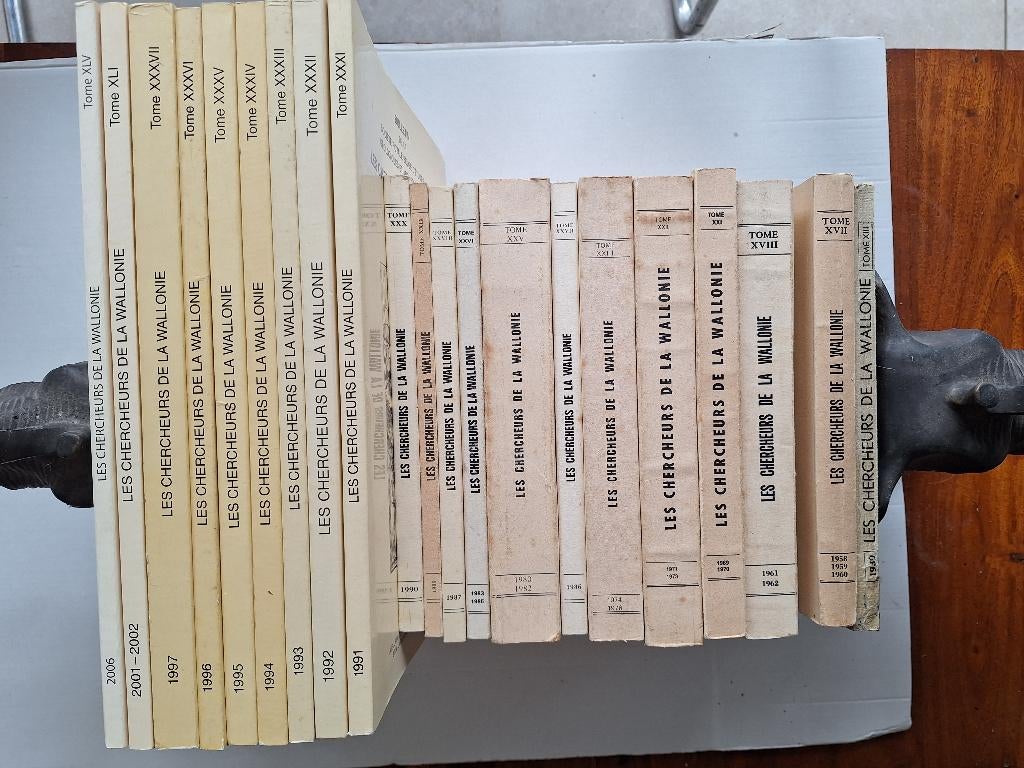 beau lot de 21 volumes "les chercheurs de la Wallonie", Enlèvement ou Envoi, Utilisé