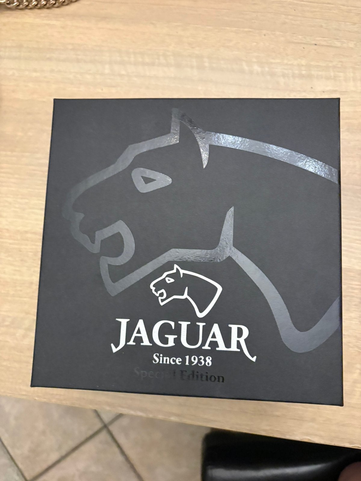 Montre Jaguar, Enlèvement, Comme neuf