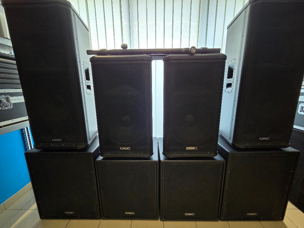 QSC HPR geluidset (speakerset + accessoires + QSC hoezenset), Audio, Tv en Foto, Luidsprekerboxen, Gebruikt, Overige typen, 120 watt of meer