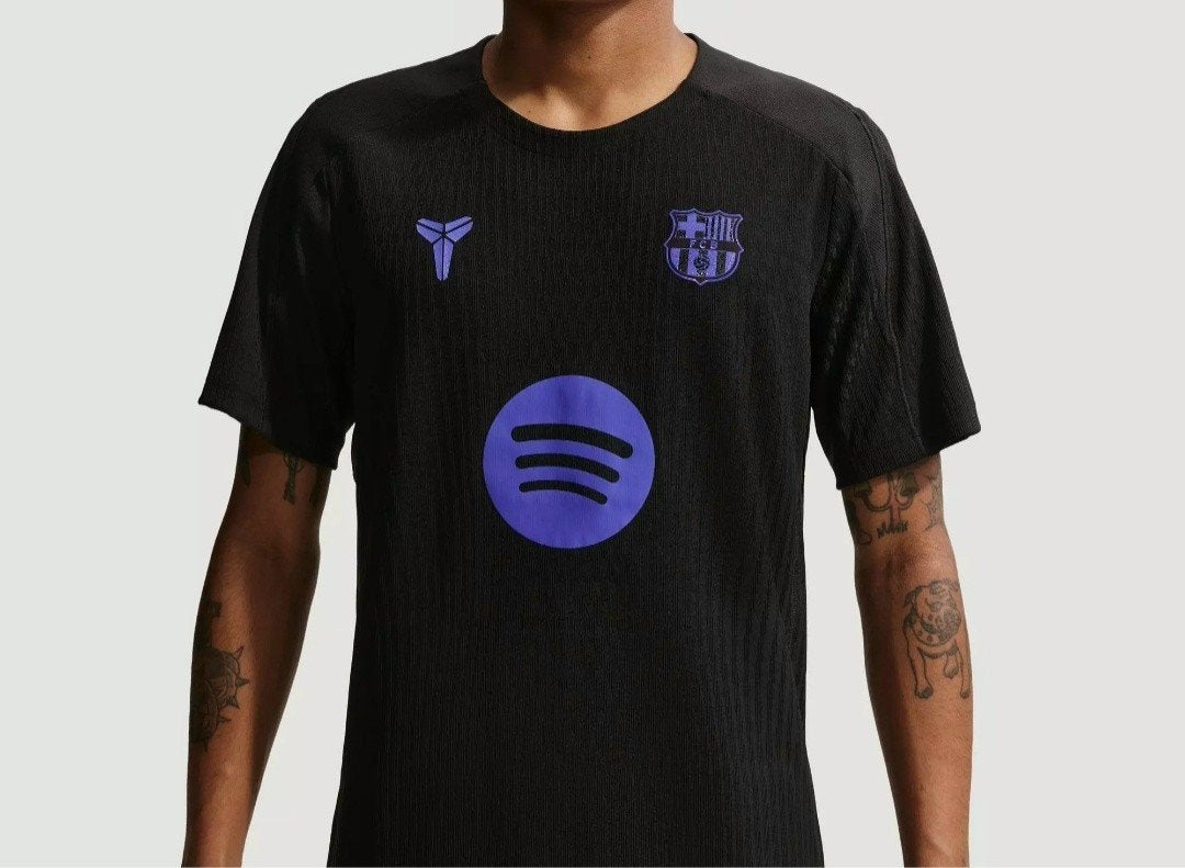 FC Barcelona x Kobe Bryant Pre-Match Home Shirt 2025/26Nieuw, Kleding | Heren, Ophalen, Maat 48/50 (M), Zwart, Nike