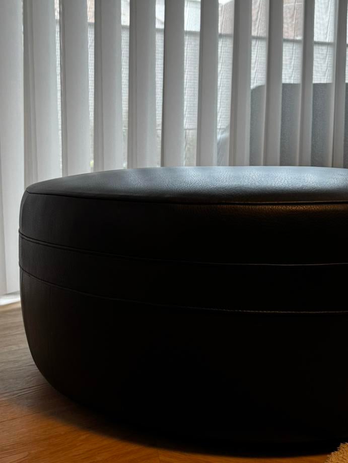 Jori lederen poef ‘macaron’ zwart, Huis en Inrichting, Ophalen, Zo goed als nieuw