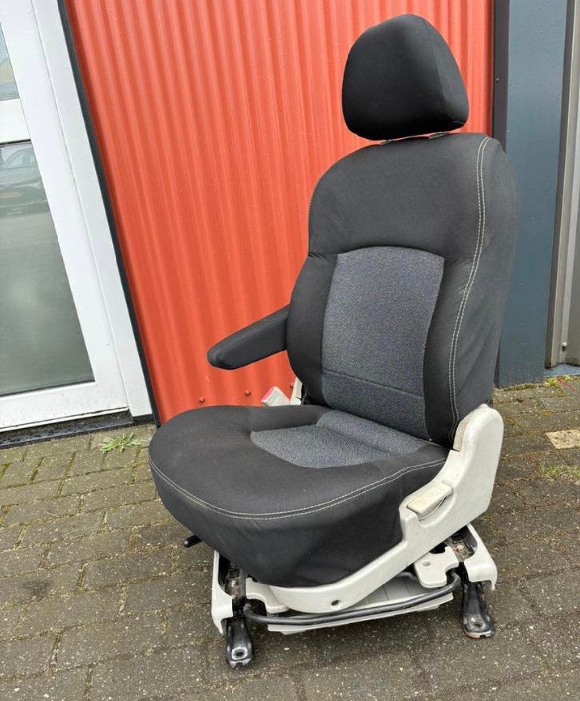 Draaistoel stoel bus camper links bestuurderstoel, Auto-onderdelen, Interieur en Bekleding, Ophalen