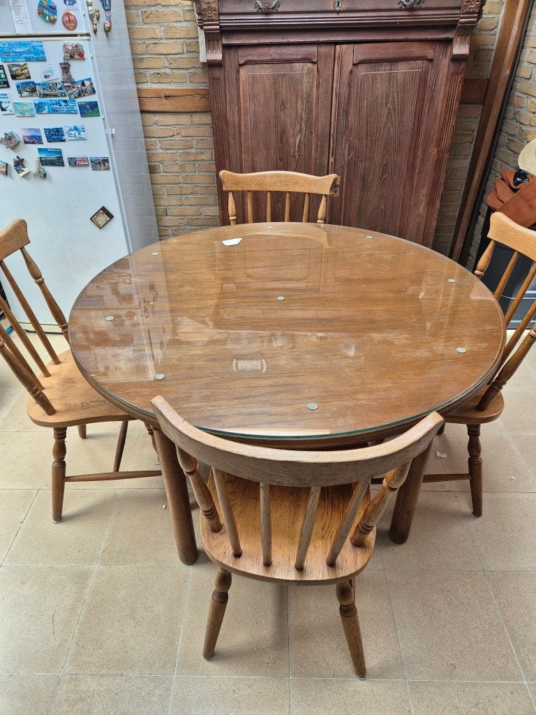 Table 4 chaises, Quatre personnes, Rond, Enlèvement, Utilisé
