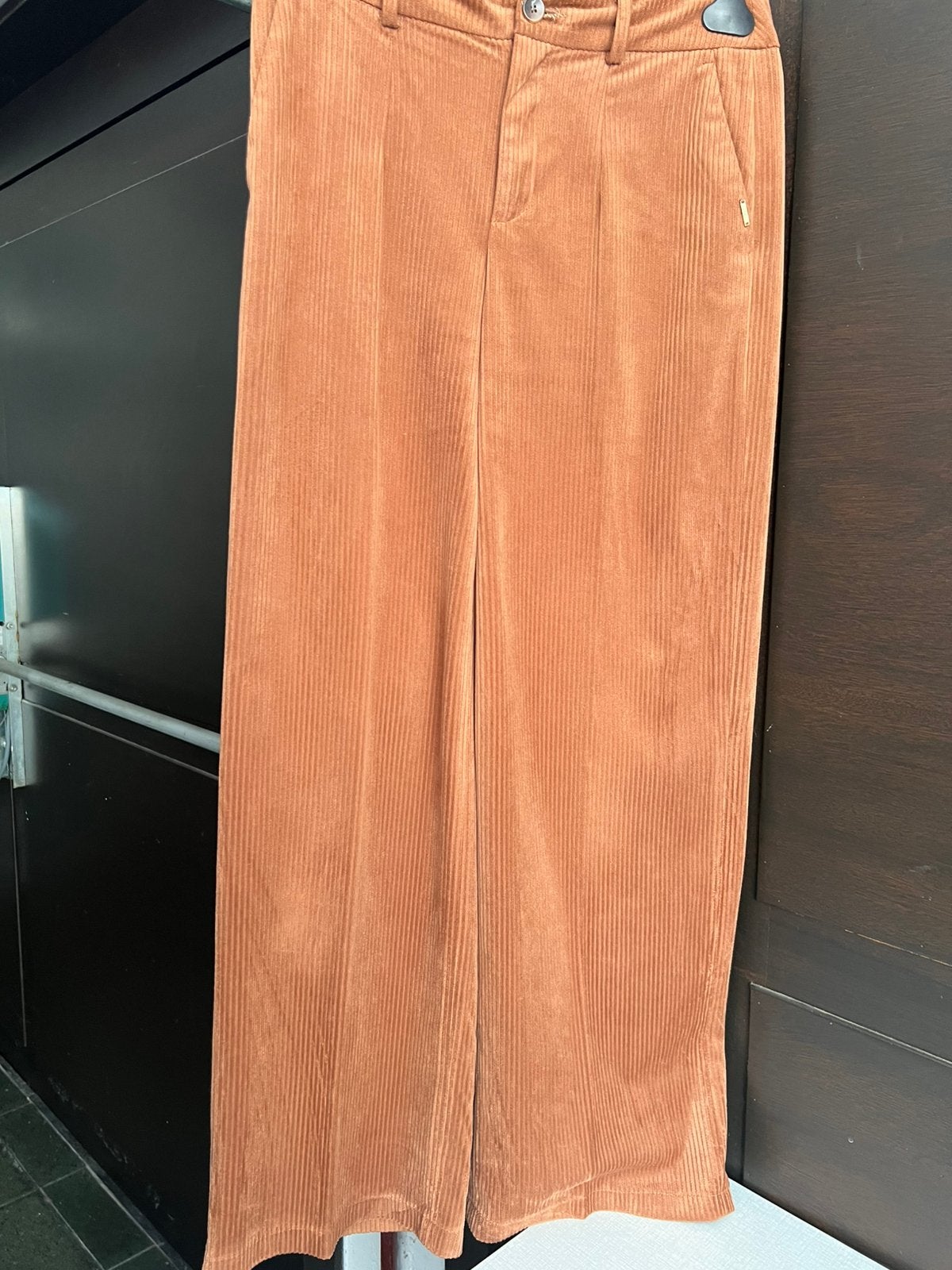 Beige broek m 36 Xandres met wijde pijpen, koopje, Ophalen of Verzenden, Zo goed als nieuw, Beige