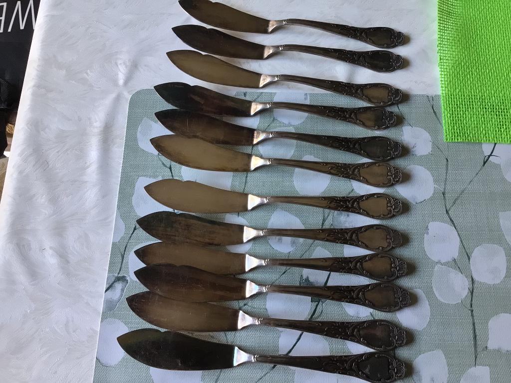 12 couteaux à poisson en métal argenté, couverts, bougeoir, Enlèvement ou Envoi