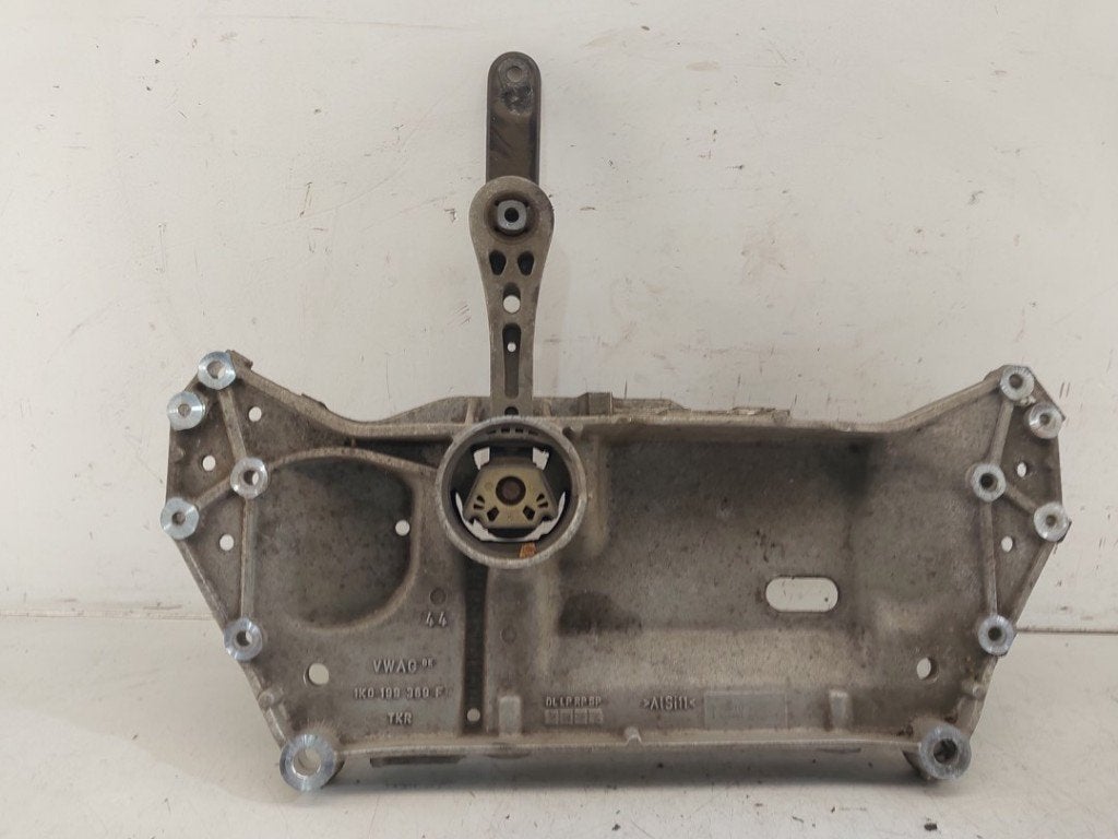 BERCEAU MOTEUR Volkswagen Golf Plus (5M1 / 1KP), Volkswagen, Volkswagen AG, Utilisé, Kundenbetreuung@volkswagen.de