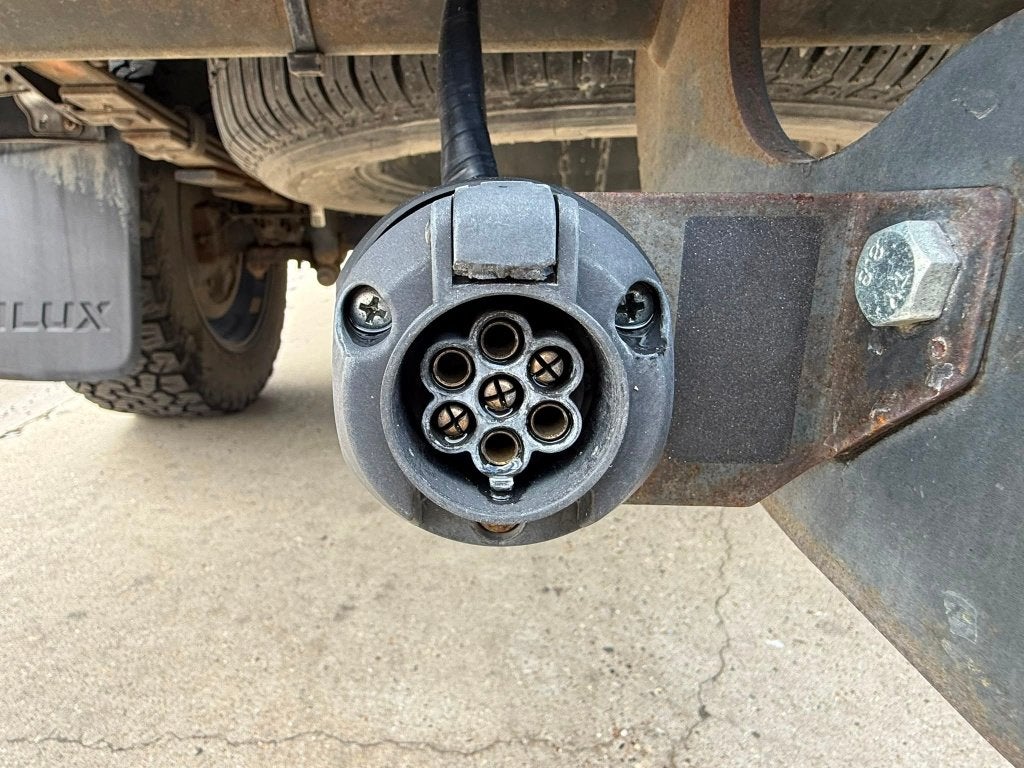 Toyota Hilux (Stock ID 46837) — 16
