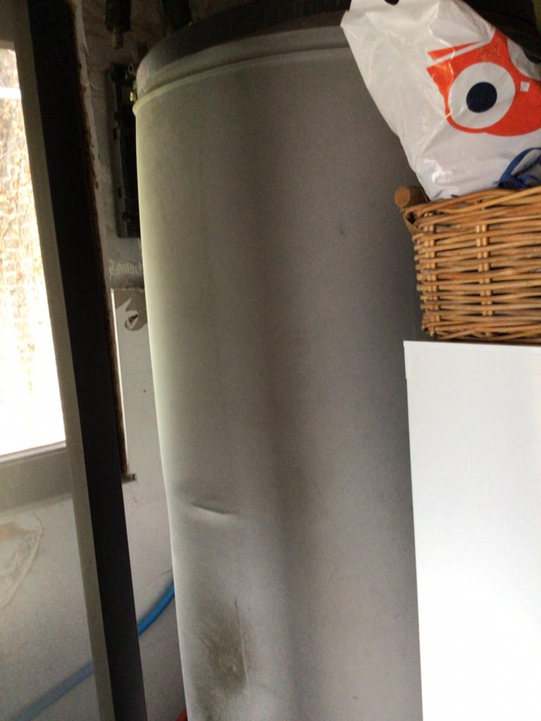 Warm water expantie ton en 2 pannelen om het water te warmen, Ophalen, Zo goed als nieuw