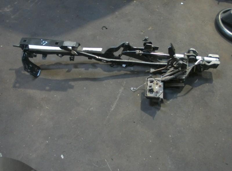 CABRIOLET TOIT CHARNIERE GAUCHE Ford Focus 2 C+C, Info@VerberkAutodemontage.nl, Nijverheidstraat 1a 1a
5405 AJ  UDEN, NL, Dhr. R. Verberk