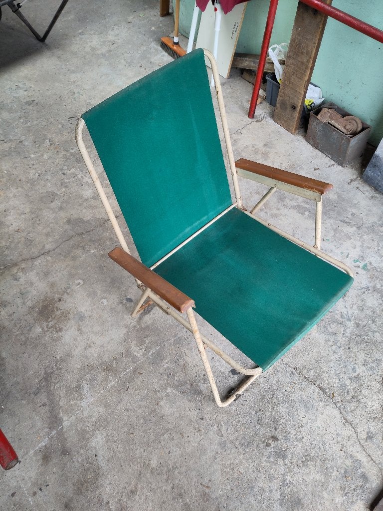 chaise pliante - à remettre à neuf, Enlèvement