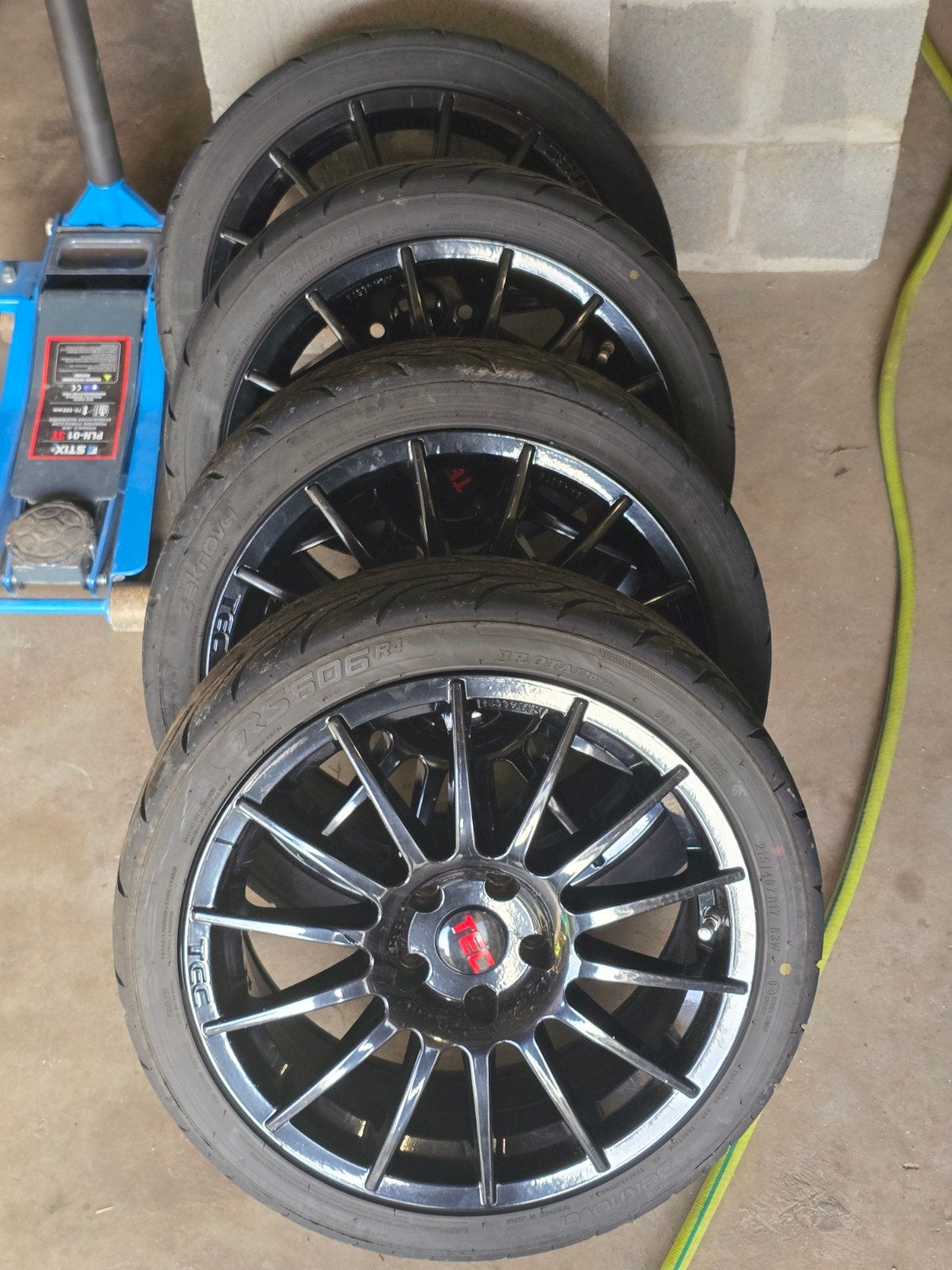 Jantes alu 17 pouces (7.5Jx17 ET38) +  215/40R17, Ophalen, 17 inch, Band(en), Personenwagen