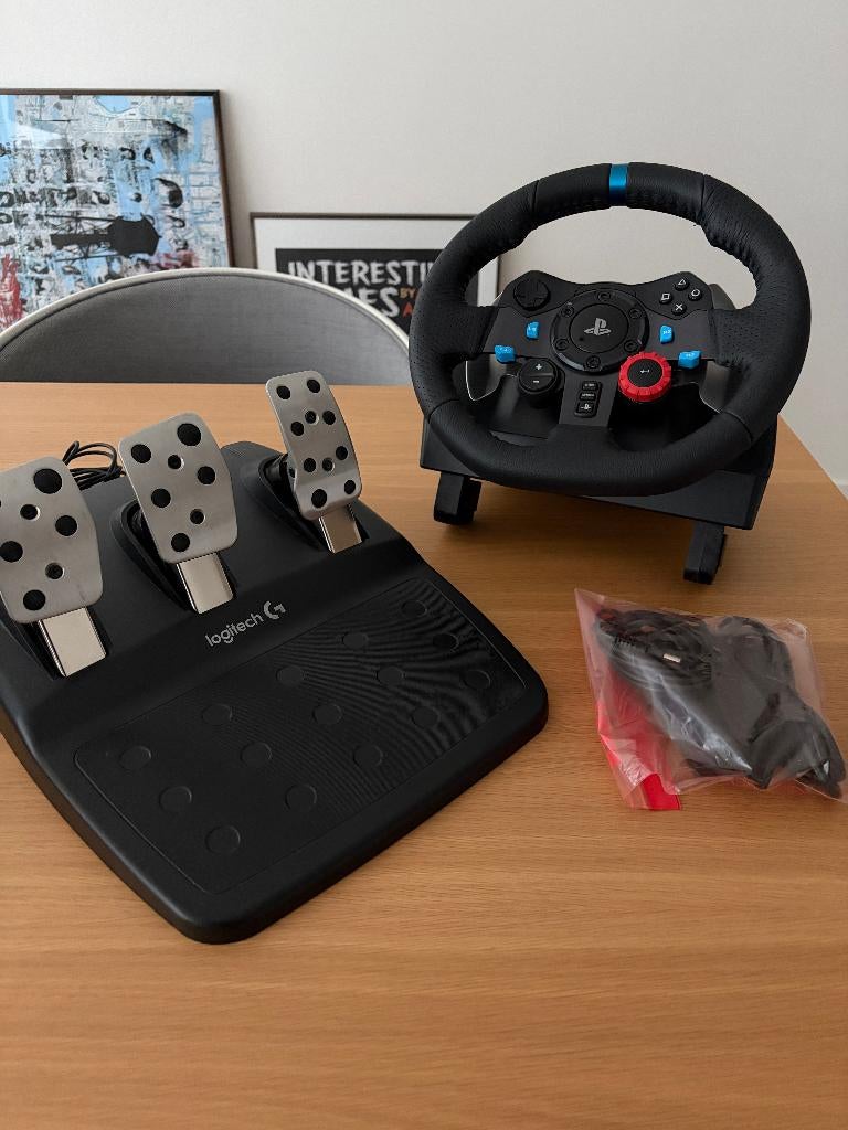 Logitech G29 stuur + pedalen + draadloos toetsenbord en muis, Sans fil, Comme neuf, PlayStation 4, Enlèvement