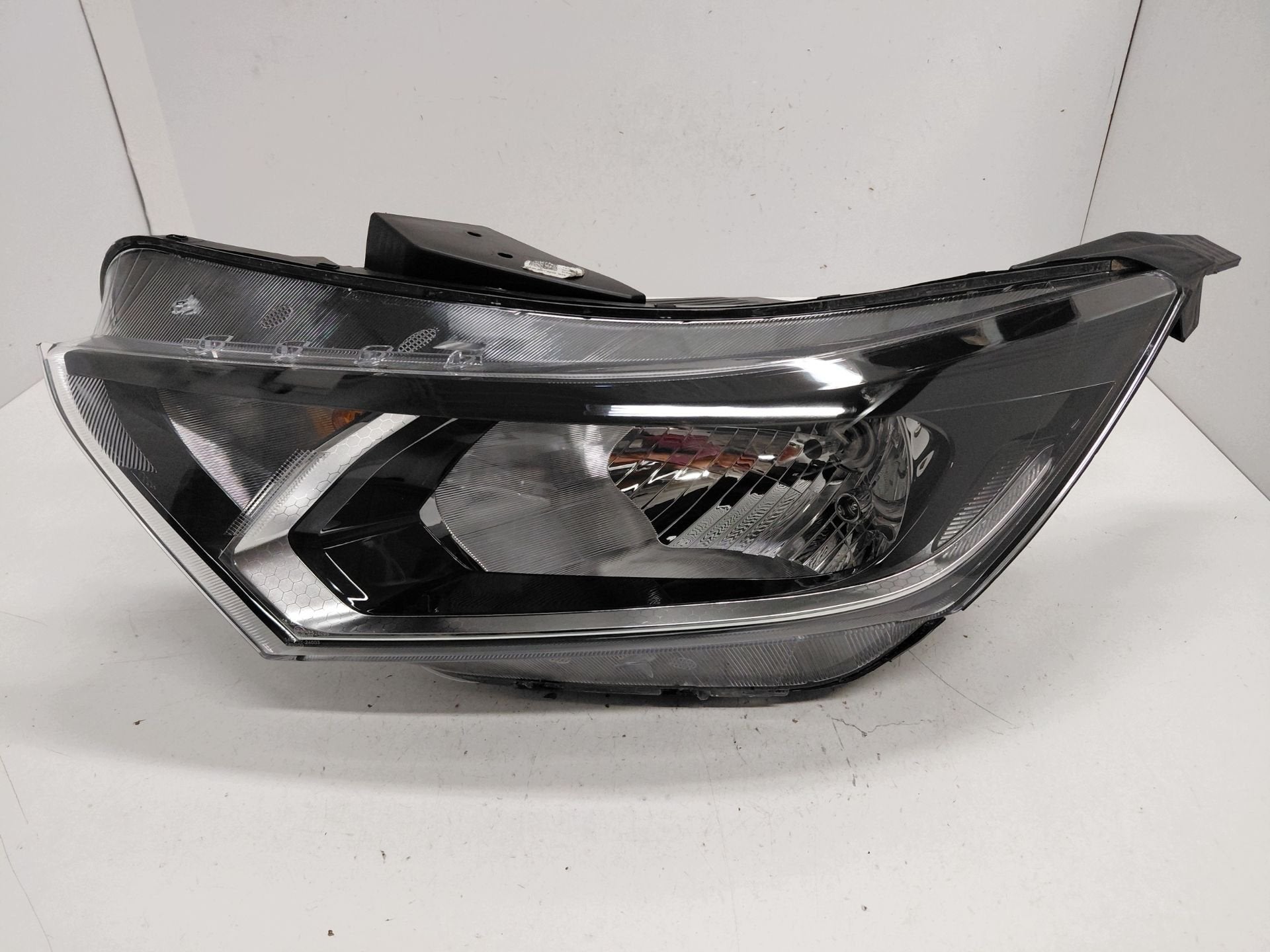Phare gauche Hyundai i20 92101Q0050, Heolleung-ro 12
06797  Seoul, Info@hyundai.com, Utilisé, Hyundai