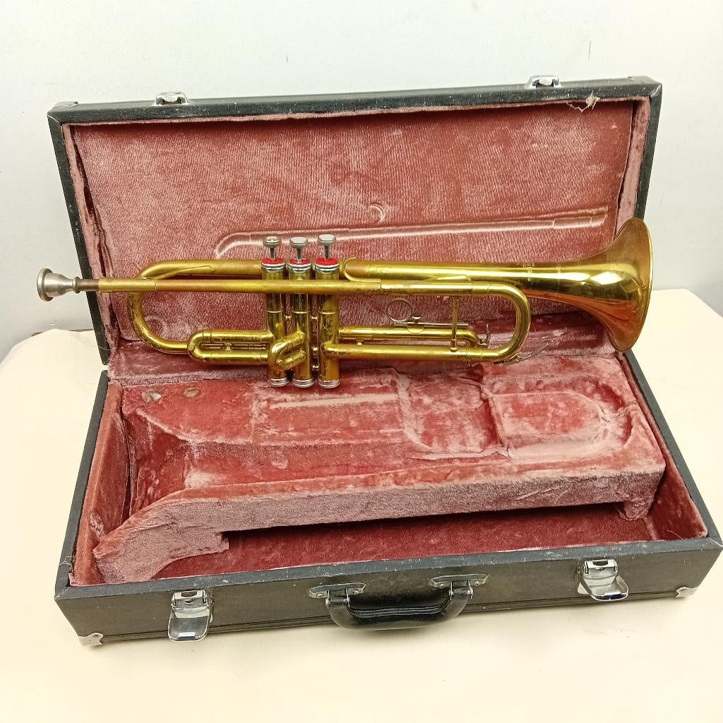 Trompet Lark, Muziek en Instrumenten, Blaasinstrumenten | Trompetten, Ophalen of Verzenden, Zo goed als nieuw, Met koffer