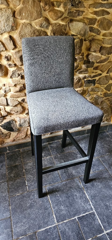 Tabourets haut 2 pièces disponibles, Maison & Meubles, Enlèvement, Comme neuf, Bois