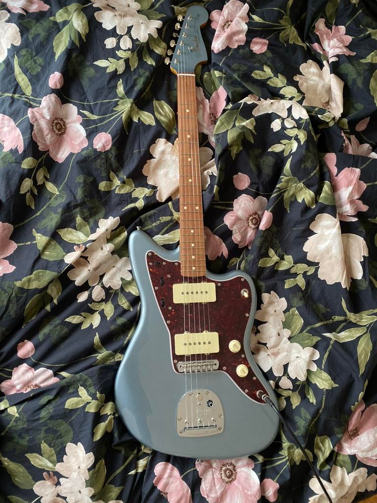 Fender Jazzmaster Vintera '60s Ice Blue Metallic, Musique & Instruments, Instruments à corde | Guitares | Électriques, Enlèvement